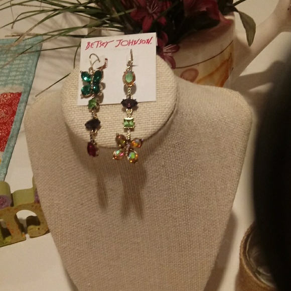 Betsey Johnson earrings - Picture 4 of 4